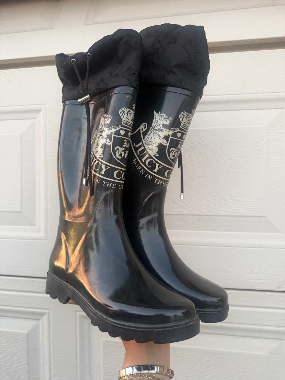Juicy Couture Black Glossy Logo
Rain Boots with Drawstring
Shaft